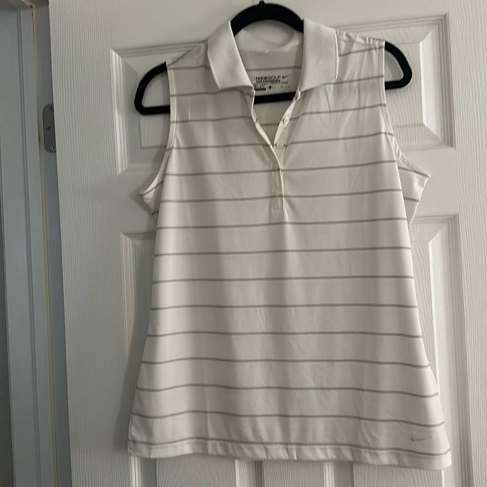 Like New Nike Women’s Golf Shirt